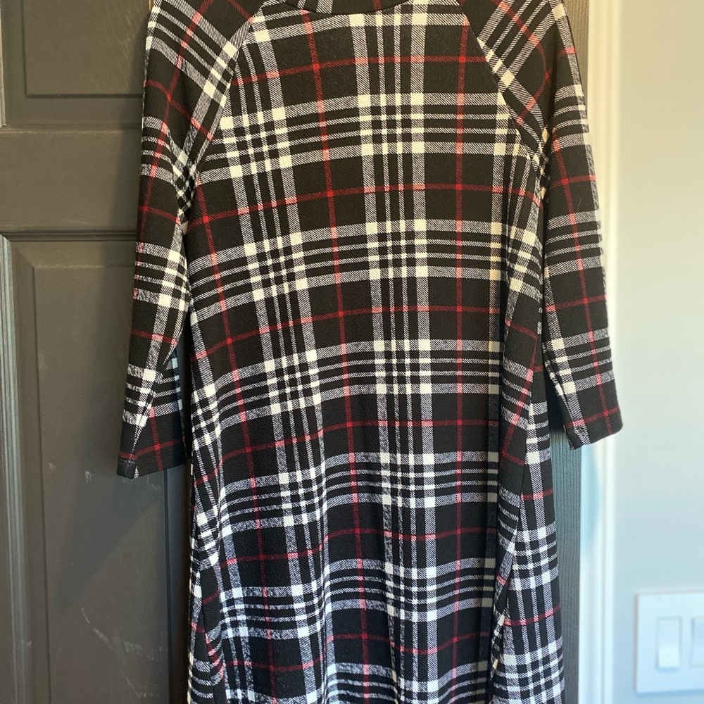 Dress - Picture 1 of 4